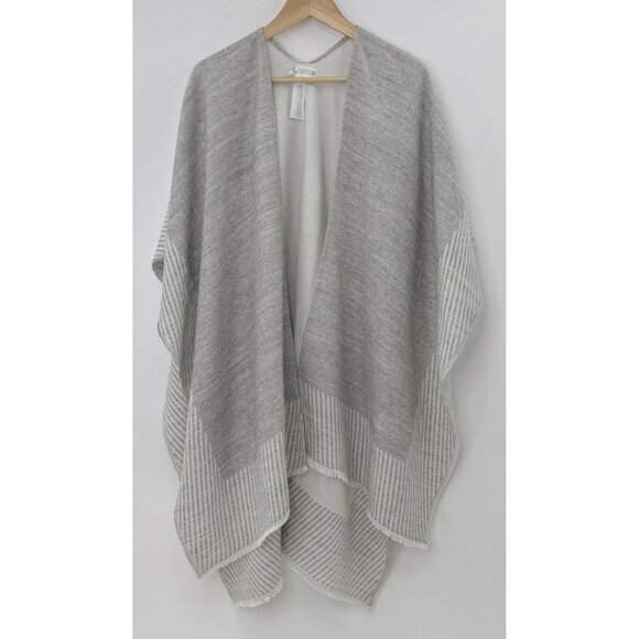 Carve Designs Poncho Gray White Striped Knit‎ One Size Soft Cozy - Picture 1 of 5